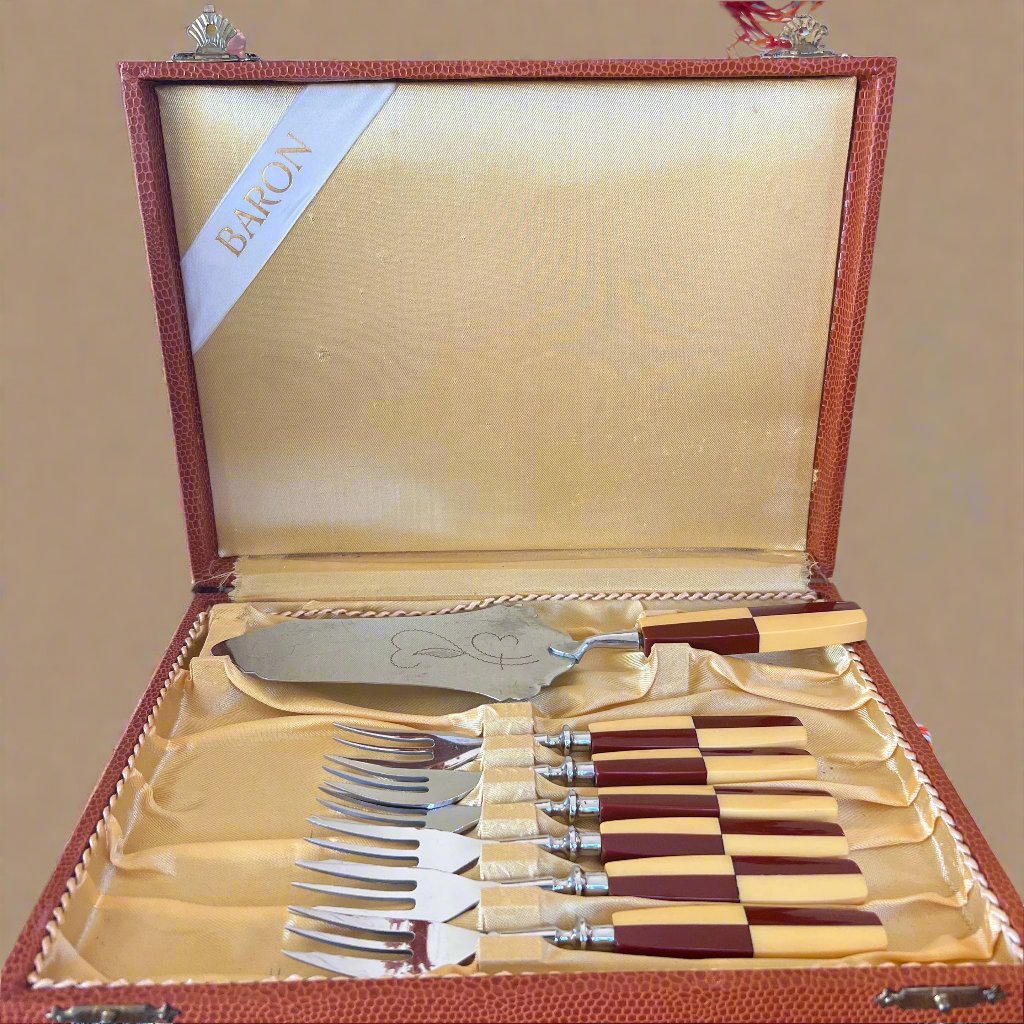 Baron Brown and Butterscotch Bakelite Pie Server
